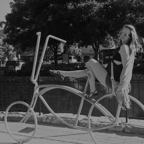 Meet your Posher, Luna - Picture 11 of 11